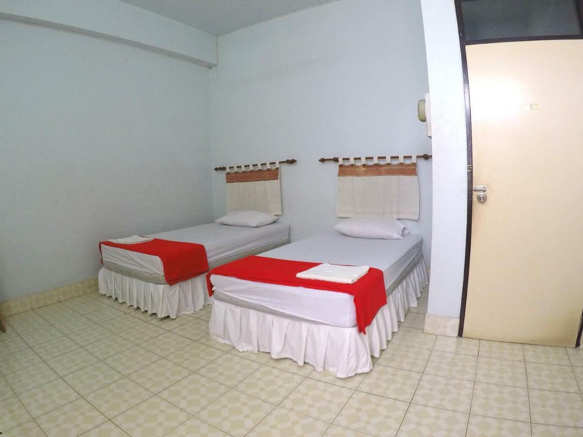 Fame Guesthouse Chumphon Buitenkant foto
